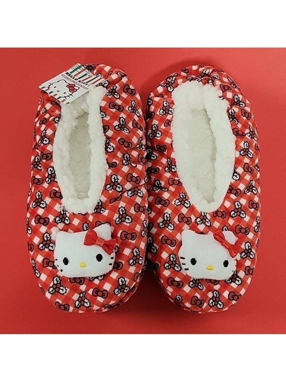 NWT Hello Kitty, Fuzzy Babba Slipper Socks, Size 8 - 10, Fits M/L